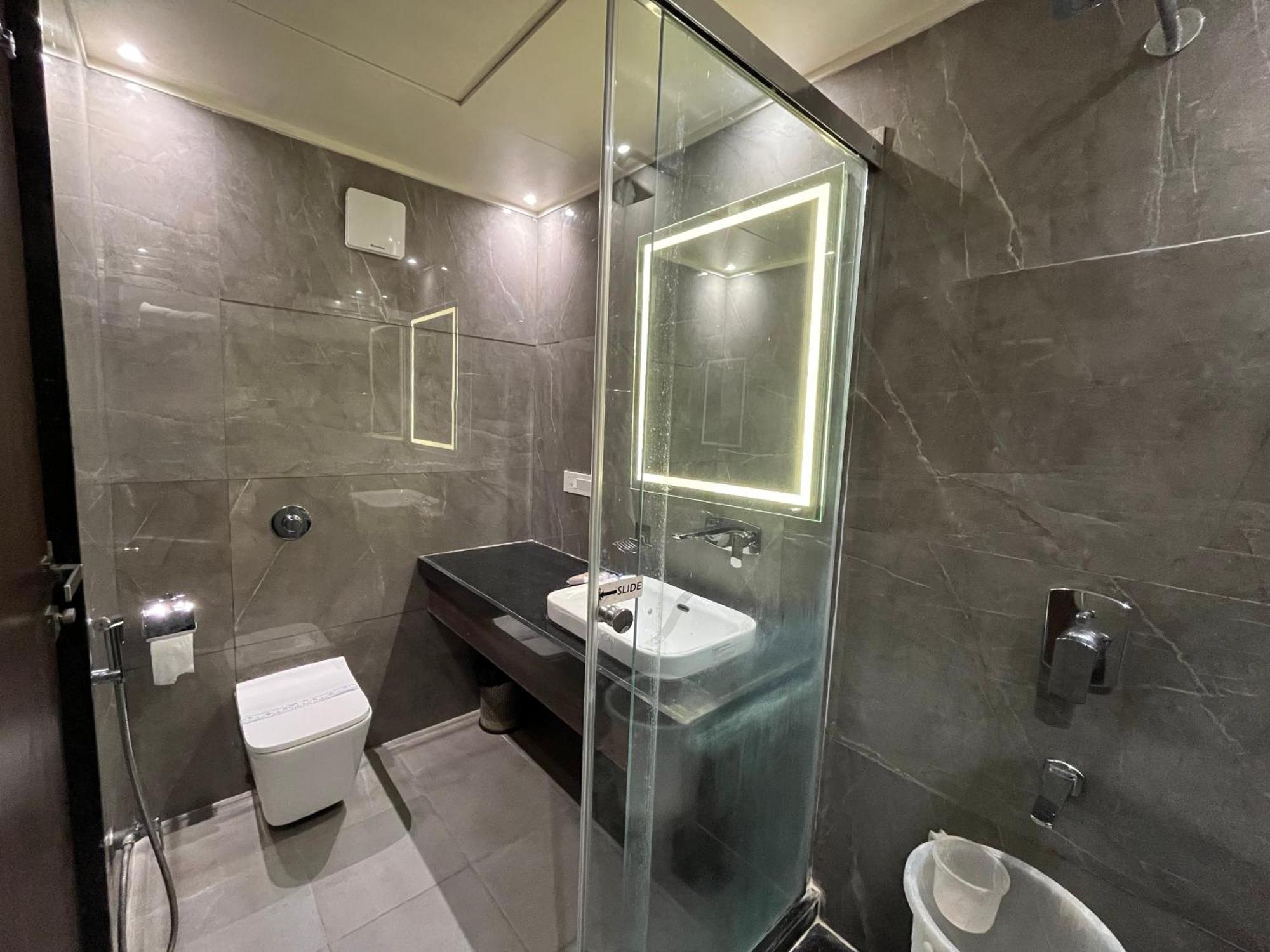 Royal Livin Hotel 3*